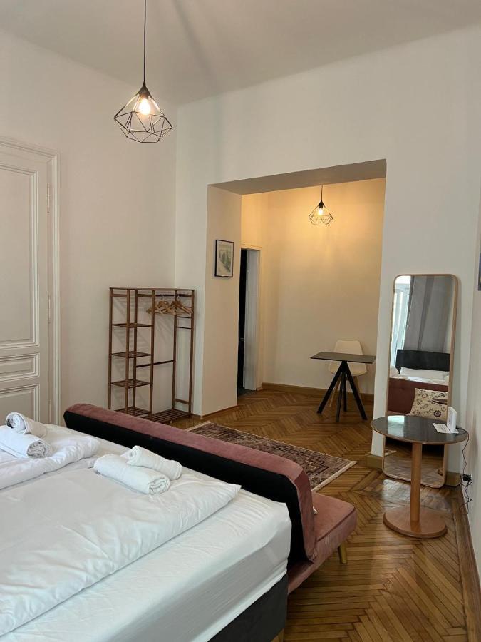 Centrally-Located Authentic Apartment เวียนนา ภายนอก รูปภาพ
